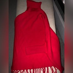 Swoncho ~ Poncho with ribbed sleeve and fringe bottom